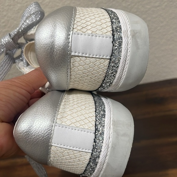 A New Day cream beige Metallic silver fashion sneakers size 8.5 - Picture 12 of 12